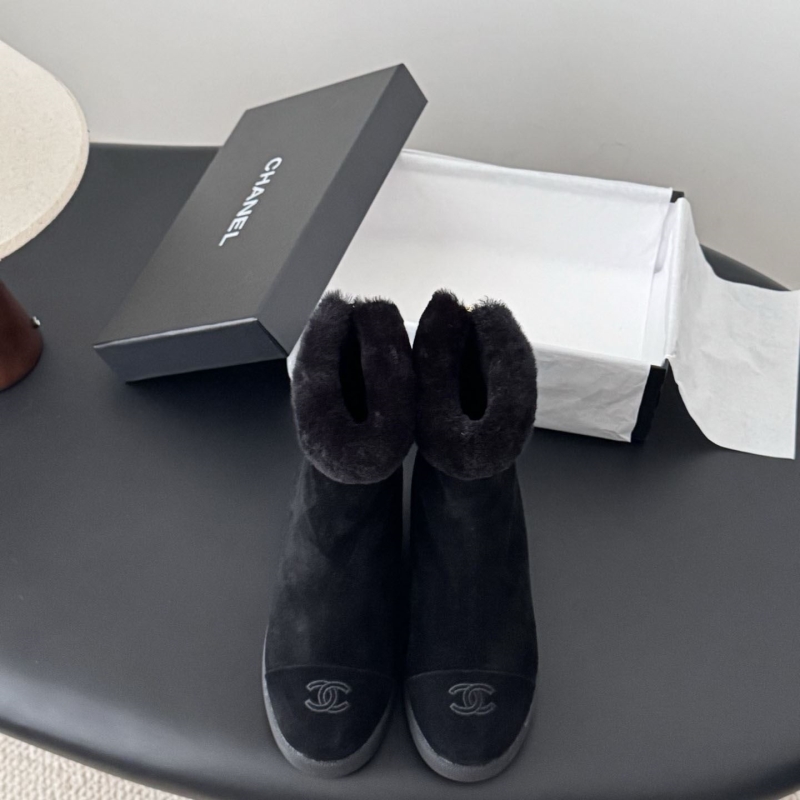 Ch**el boots